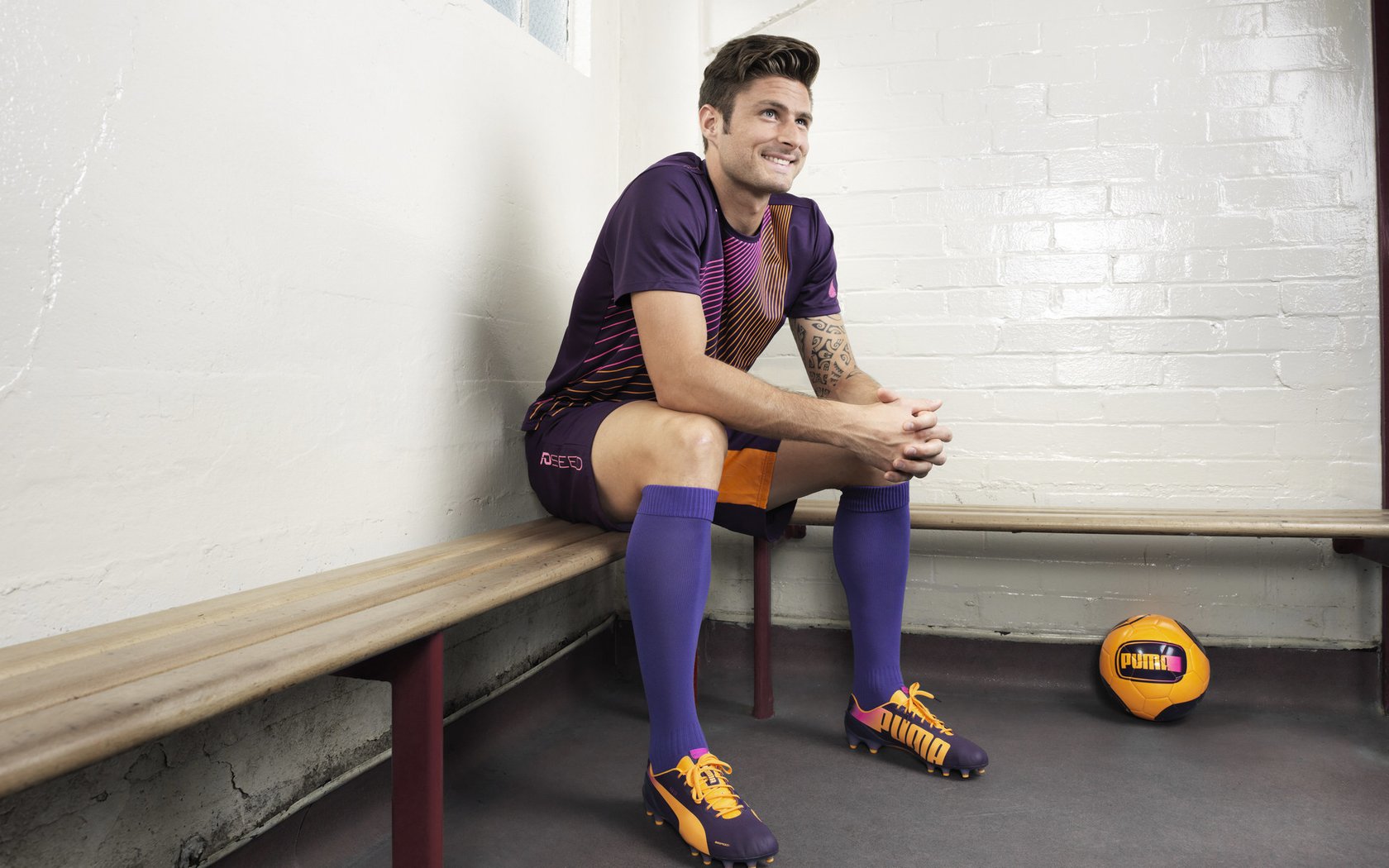 开云体育下载-利物浦迎战布莱顿，范戴克是否能确保防线稳固？，利物浦 范戴克