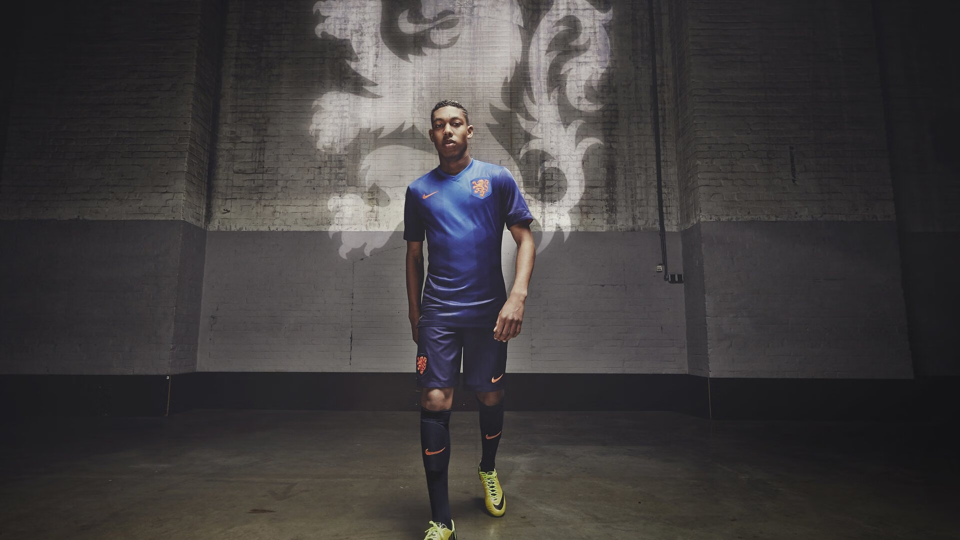 开云下载-布莱梅主场大捷，德甲争冠气势如虹，不莱梅主帅